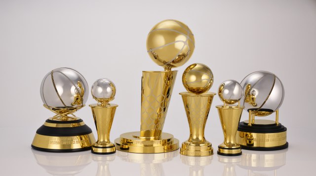 Nova linija NBA trofeja – Leri O'Brajan, Bil Rasel, Medžik Džonson, Leri Bird