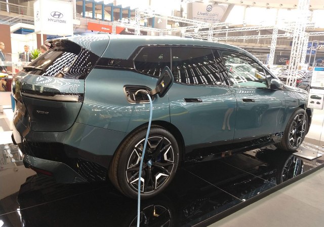 BMW je izložio svoj elektrièni adut, SUV iX (Foto: B92/NÆ)