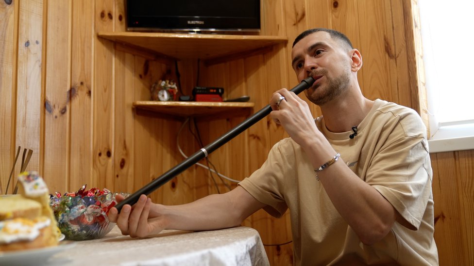 Timofej Muzièuka vežba na flauti/BBC