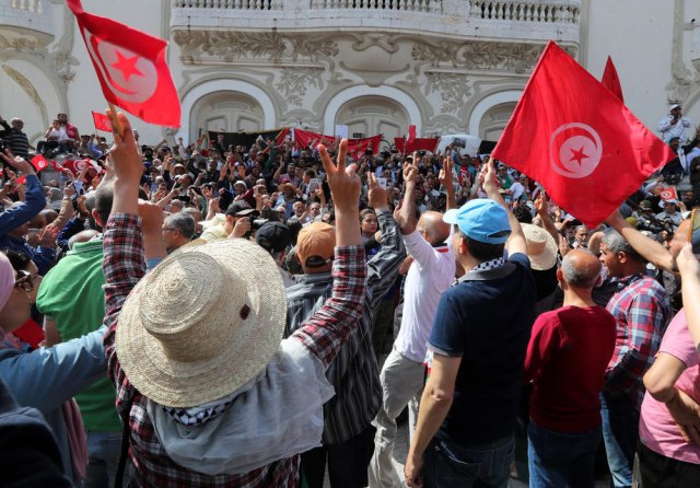 Protesti u Tunisu: Hiljade ljudi na ulicama protiv predsednika