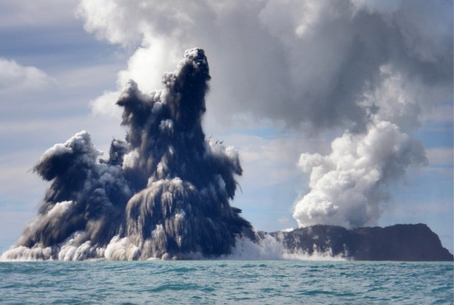 Erupcija vulkana Tonga bila jača i od atomske bombe