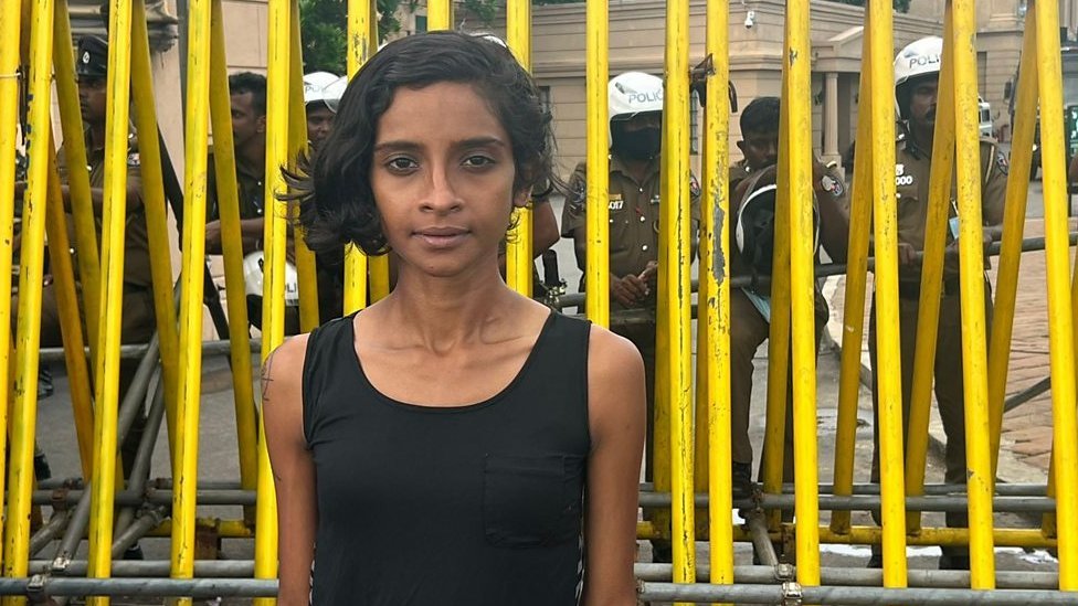 Šri Lanka, kriza i protesti: Kako mladi demonstranti koriste društvene mreže i telefone da izbegnu zatvor i pruže otpor vlastima