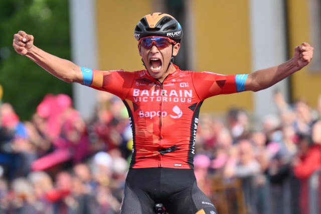 Kolumbijac slavio na 17. etapi Điro d'Italija