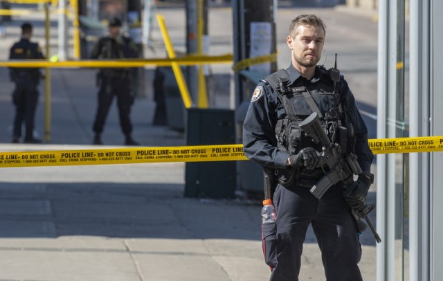Toronto: Policija ranila osumnjičenog, šetao s pištoljem