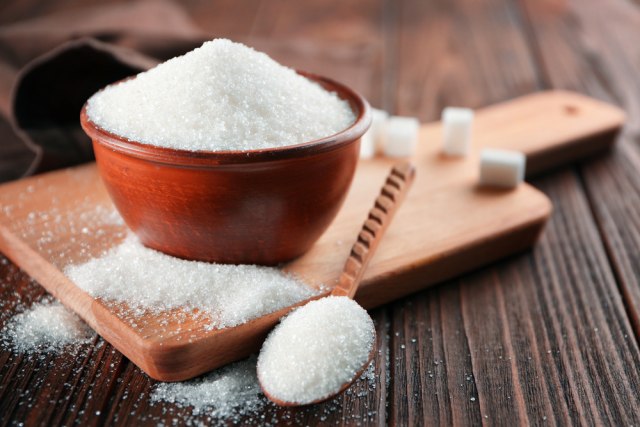 Danas izmena uredbe o namirnicama, šećer oko 89 dinara za kilogram