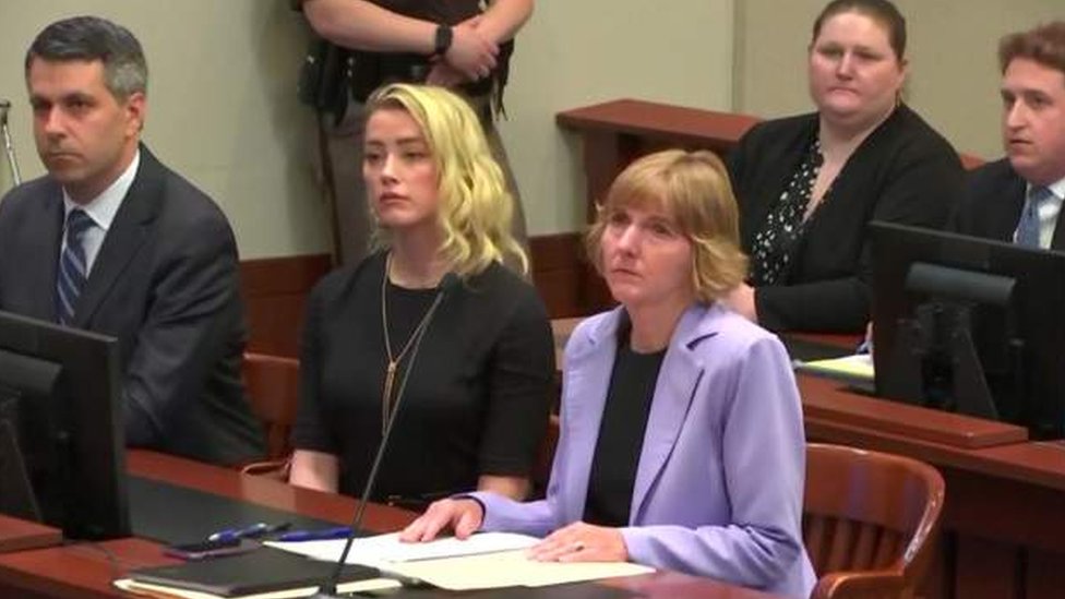 Suðenje Džoni Dep i Amber Herd: Porota presudila da je Amber oklevetala Depa