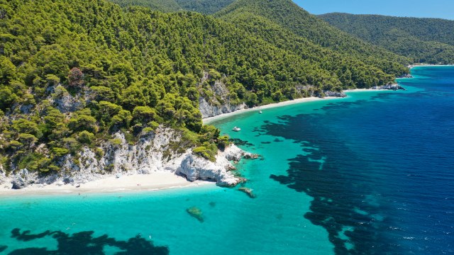 Zovu ga "Mama mia" ostrvo: Najlepše plaže Skopelosa FOTO