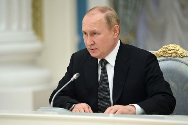 Putin zapretio Makronu i Šolcu