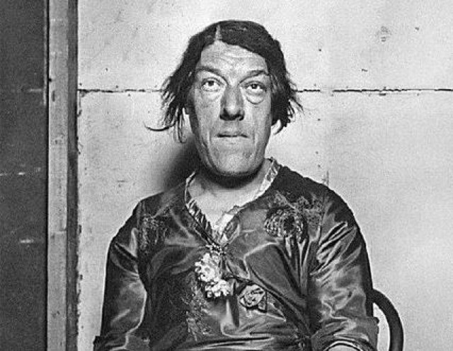 Istina iza fotke "najružnije žene na svetu" - zapravo je bila lepa i zbog dece podnela žrtvu VIDEO