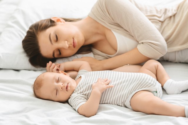 Mama otkrila super trik za kupanje zbog kog će beba brže zaspati