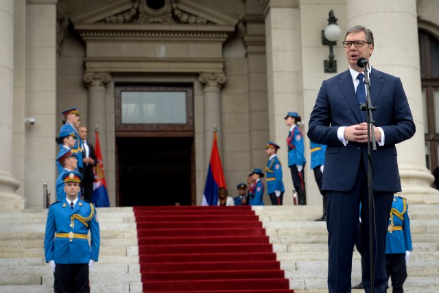 Nižu se čestitke Vučiću: Premijer Holandije, japanski car...