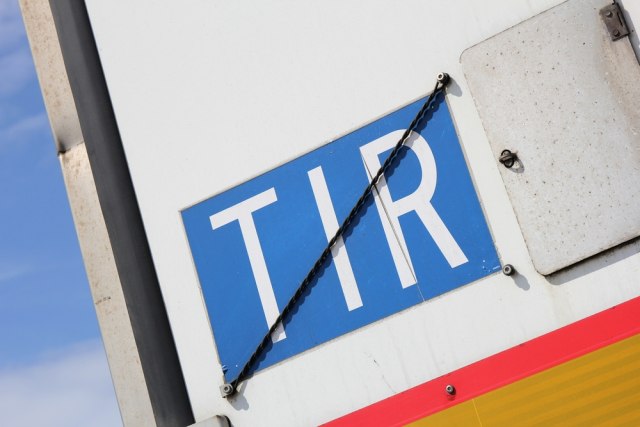 Šta znači oznaka TIR na kamionima