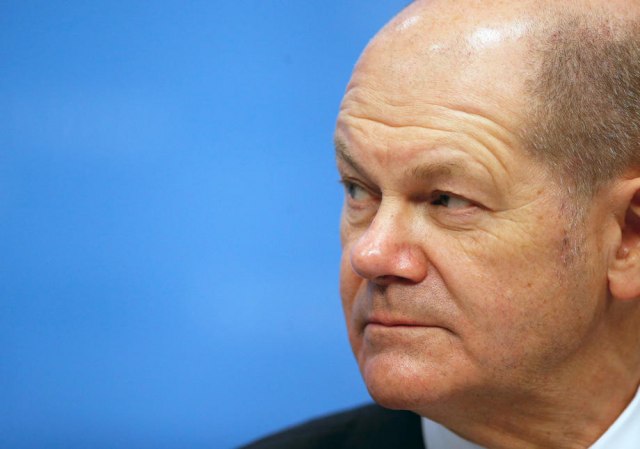 Stiže Šolc, nosi tri pitanja