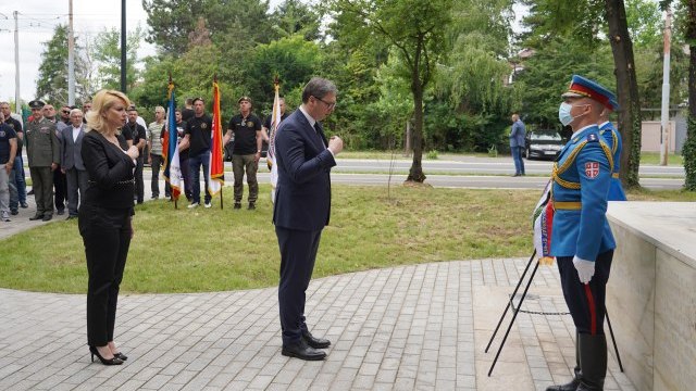 Vuèiæ laid a wreath at the Monument to the Košare Heroes; "Thank you very much" VIDEO - Vimarsana News
