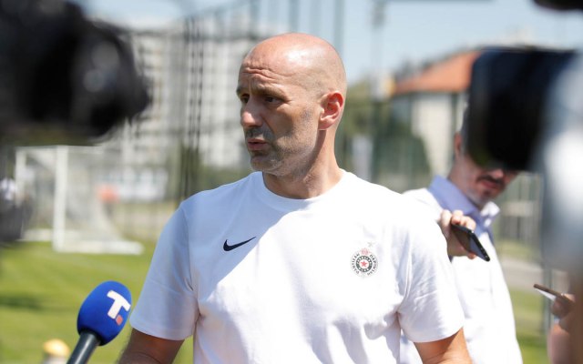 Stolica o problemima sa kojima se suoèio, pojaèanjima i strancima