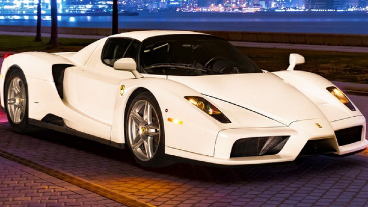 Najvažnijih 24 časa: Kome ide unikatni Ferrari Enzo? - B92