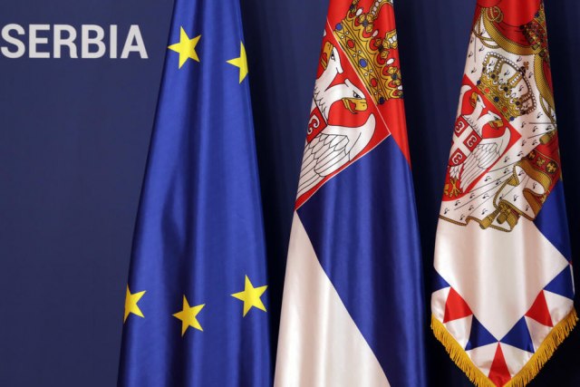"Evropa je u haosu. Srbija nikada neæe uæi"