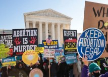 Aktivisti za pravo na abortus i aktivisti protiv abortusa okupili su se u èetvrtak ispred Vrhovnog suda/Getty Images