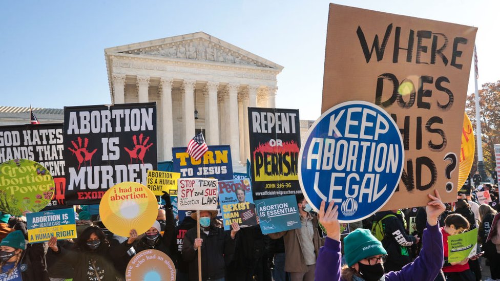 Aktivisti za pravo na abortus i aktivisti protiv abortusa okupili su se u èetvrtak ispred Vrhovnog suda/Getty Images