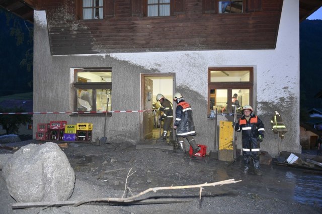 Poplave i odroni u Austriji; jedna osoba poginula VIDEO