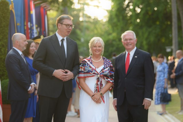 Prijem u Ambasadi SAD povodom Dana nezavisnosti: Prisustvovali Vuèiæ, Brnabiæ i patrijarh Porfirije FOTO