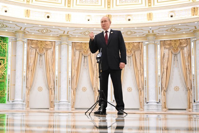 Tanjug/Dmitry Azarov, Sputnik, Kremlin Pool Photo via AP