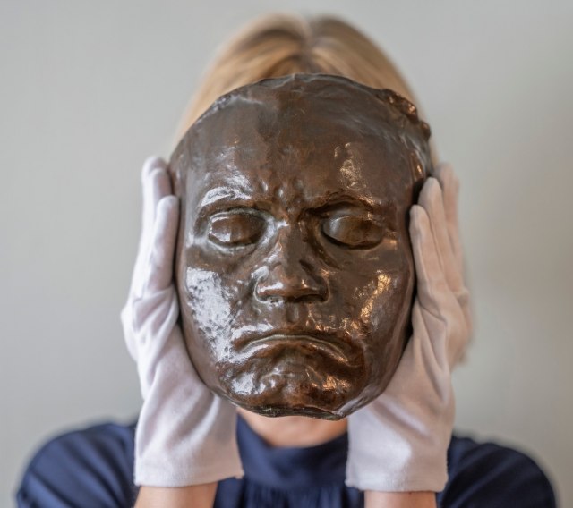 Bronzana maska Betovena u Londonu
