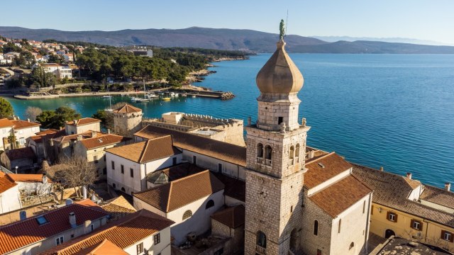 Turisti besni zbog precenjene Hrvatske – ne prestaju da se žale na more: "Ne miriše fino"