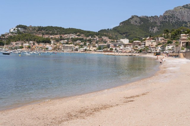 Majorka – opet se opija i povraća po plažama VIDEO