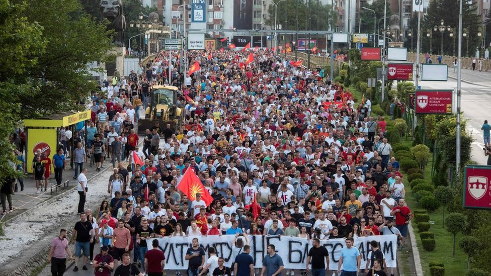 Severna Makedonija, Bugarska, Evropska unija: Parlament u Skoplju usvojio francuski predlog koji je izazvao podele i proteste