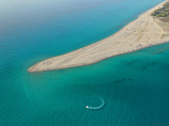 Prelepa, ali opasna: Grčka plaža koja je umalo koštala života dvojicu makedonskih turista VIDEO - 92putovanja