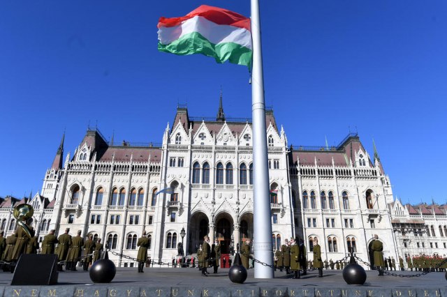 Mađarska stavila vojsku u viši stepen pripravnosti
