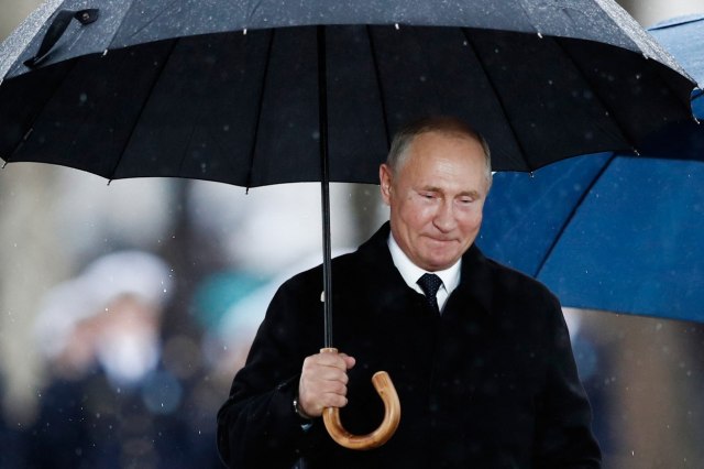 Putin zvanično doneo odluku: Rogozin razrešen; Oglasio se i Peskov