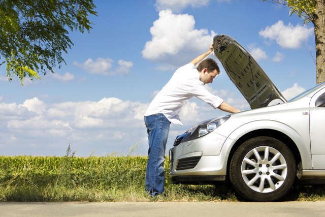 Jedan od najčešćih letnjih kvarova na automobilu može da vam upropasti odmor