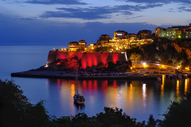 Crnogorci besni: "Buka, prostitucija i droga teraju turiste"