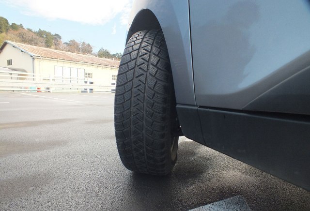 Šta se događa sa gumama ako je automobil predugo na suncu?