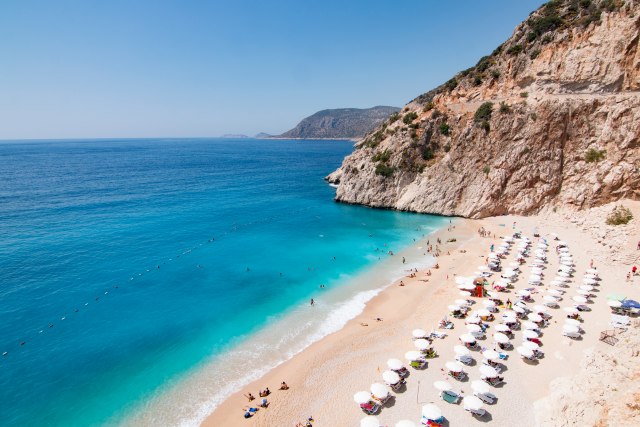 Tirkizni raj na mediteranskoj obali: Nalazi se meðu 40 najlepših plaža u Evropi FOTO/VIDEO
