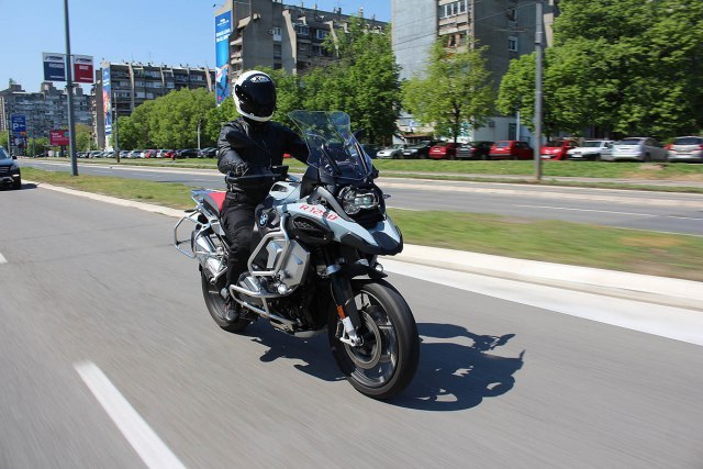 BMW pokrenuo tehničku kampanju za 440.000 motocikala