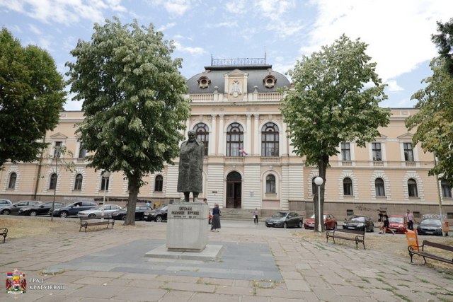 Grad Kragujevac preuzeo vlasništvo nad zgradom Okružnog naèelstva: Postaæe Gradska kuæa