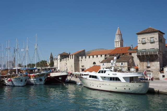 U Splitu vlada haos, Hrvati mole turiste da prestanu: 