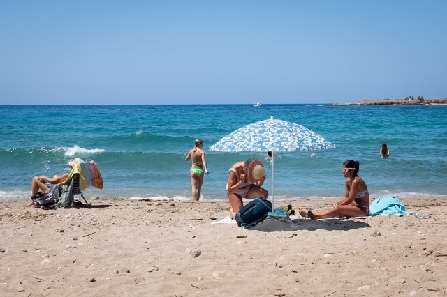 Crnu Goru otpisali, Srbi dominantni turisti u dva letovališta: Sve zauzeli, nema smeštaja