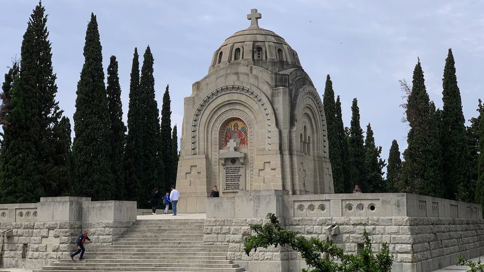 Kapela posveæena stradalim vojnicima na srpskom delu Vojnog groblja u Solunu/BBC