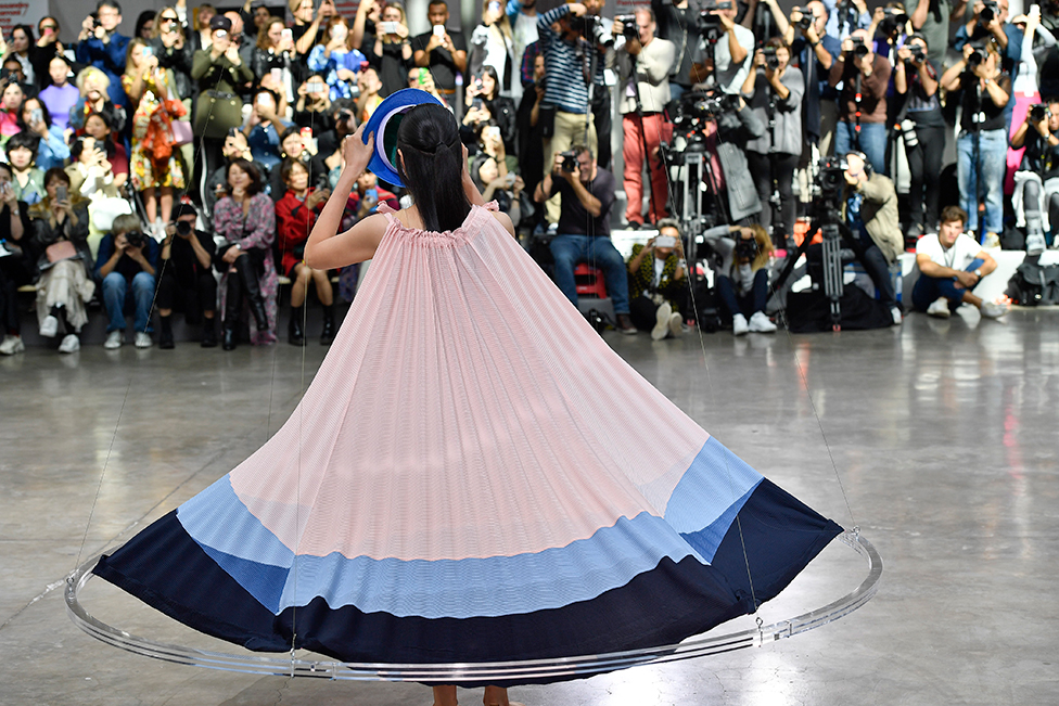Mijakijeva revija za proleæe-leto 2020. na Nedelji mode u Parizu 2019. godine/Getty Images