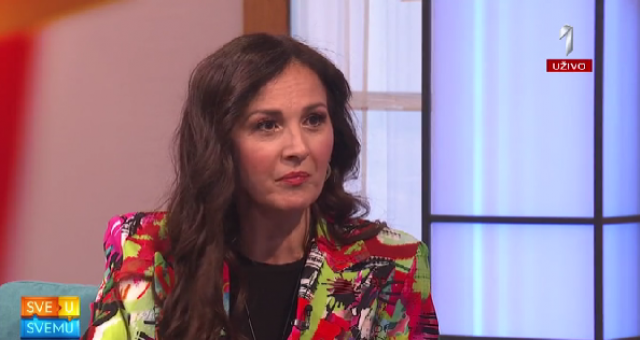 Aleksandra Radović iznenadila fanove FOTKOM SA PLAŽE i to BEZ ŠMINKE: Šta ti se desilo sa licem, kako je tako savršeno (FOTO)