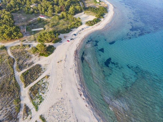 Opšta panika na omiljenoj srpskoj plaži u Grèkoj: "Bežite svi" VIDEO