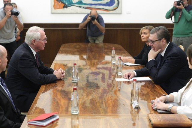 Vučić met with Christopher Hill: I reiterated Serbia's consistent position PHOTO