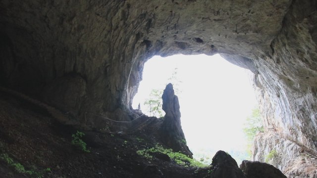 700 stepenika do bisera zapadne Srbije: Legenda kaže da ovu pećinu čuvaju zmajevi FOTO
