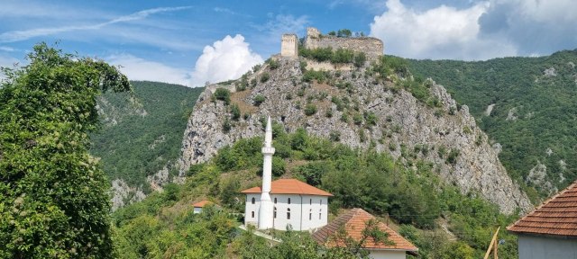 Mileševac ponosno prkosi sa uzvišenja već osam vekova: Tvrđava čuvala manastir od neprijatelja