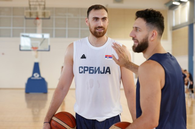 Pešiæ otkrio šta se dešava sa Milutinovim