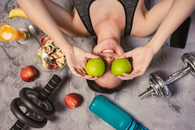 Šest trikova da budete zgodni bez gladovanja i vežbanja